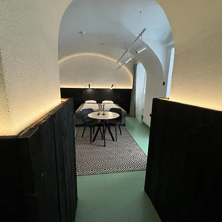 Center - アパート *